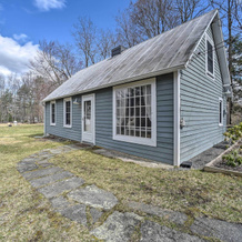 Charming Cottage w/ Yard - 2 Mi to Tinker St!, Вест-Херли — 照片 3