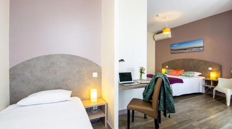 Cit’Hotel LE COMMERCE, Saujon — photo 1