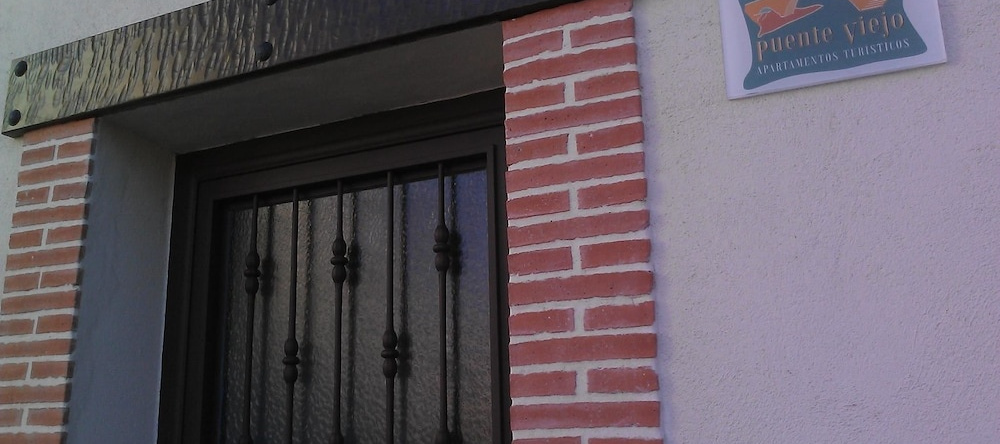 Apartamentos Puenteviejo, 阿雷纳斯德圣佩德罗 — 照片 1