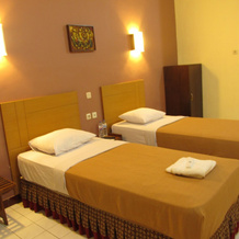 Hotel Lestari Near Lippo Plaza Mall Jember, Джембер — фото 4