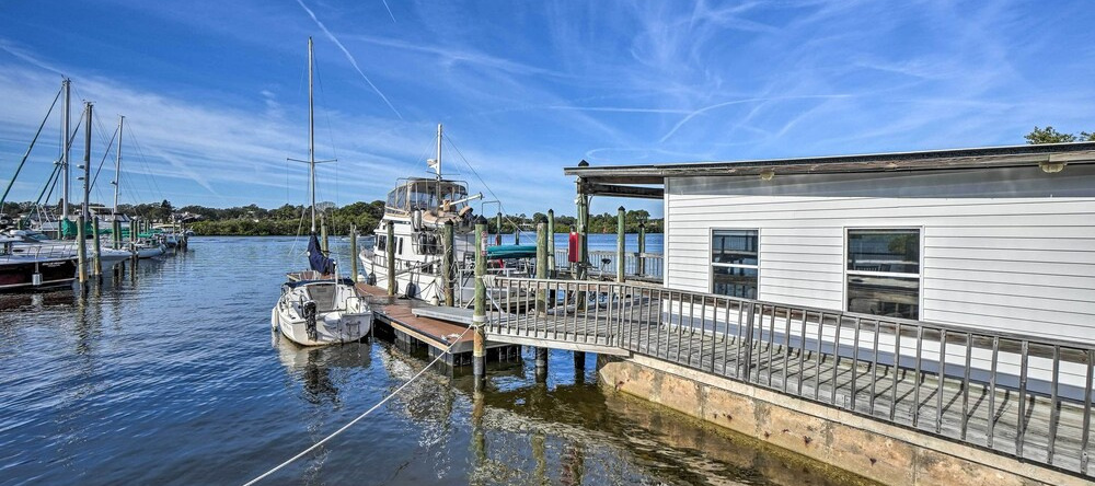 Waterfront Tarpon Springs Vacation Rental!, 塔彭斯普林斯 — 照片 1