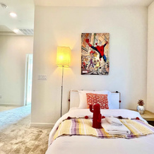 Sunny & Stylish Near LA 4BR Home w Desks & Lounge, Помона — 照片 4