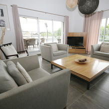 Beautiful Modern Villa With Pool, Jacuzzi and a Luxury Kitchen Island, 普卢格雷斯康 — 照片 5