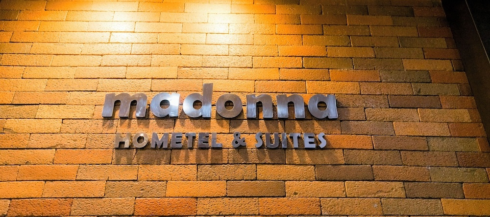 Madonna Hometel And Suites, Панабо — фото 1