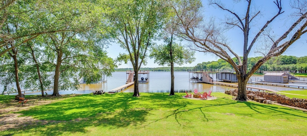 Views & Private Dock: Lakefront Eustace House!, Юстас — фото 1