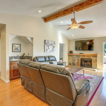 Vallejo Home w/ Spacious Deck, Hot Tub & Views, 瓦列霍 — 照片 5