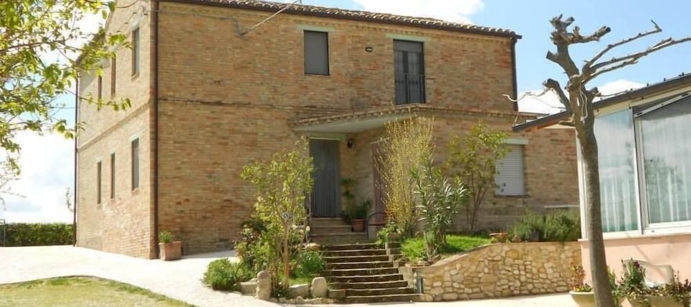 Agriturismo Crosta, Монтеруббиано — фото 1