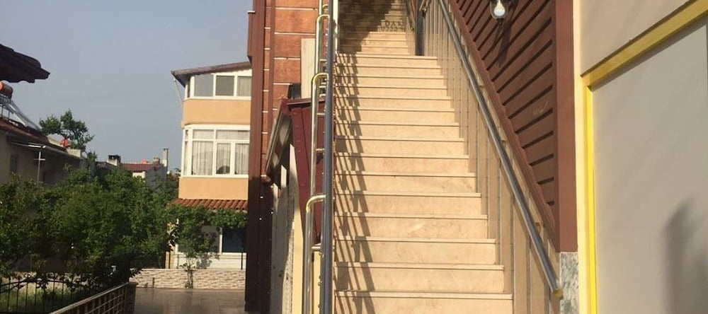 Yuzbasioglu Apart Otel, 布尔哈尼耶 — 照片 1