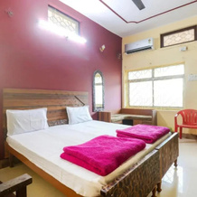 Hotel Poonam by OYO Rooms, 杰格德尔布尔 — 照片 4