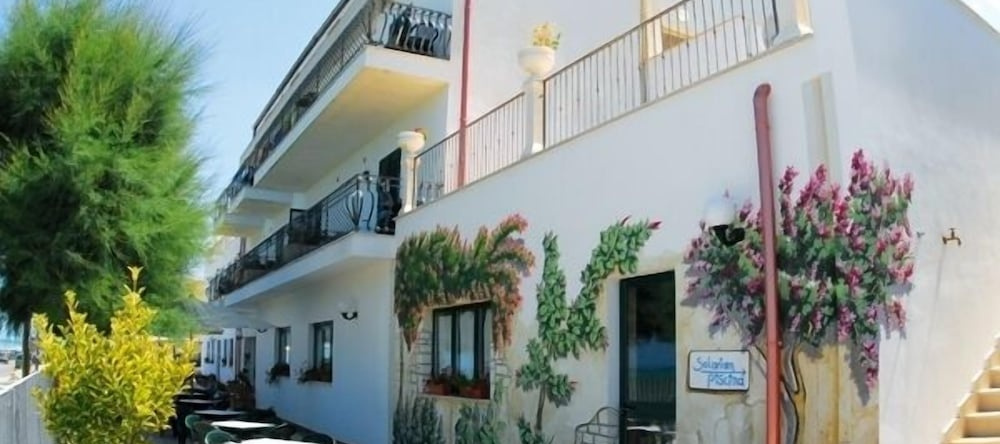 Hotel Residence Tramonto, 罗迪加尔加尼科 — 照片 1