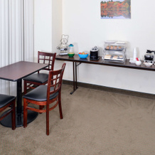 Americas Best Value Inn & Suites Winnie, 温尼 — 照片 2