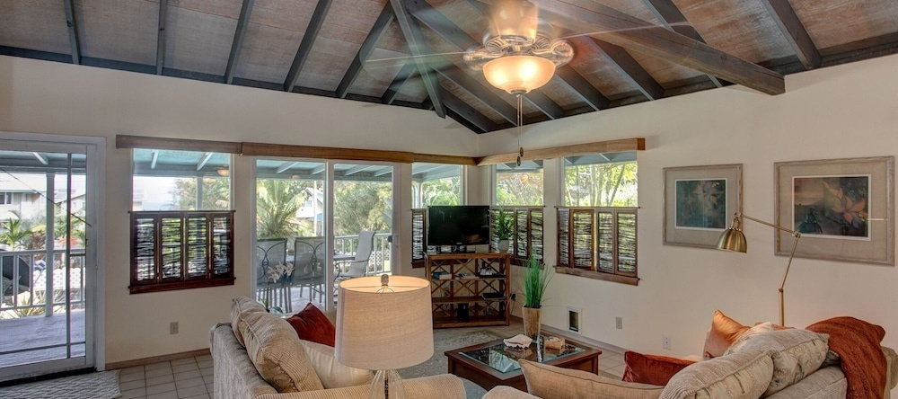 Kaloli Sunrise By The Sea 2 Bedroom Home by Redawning, 帕霍阿 — 照片 1