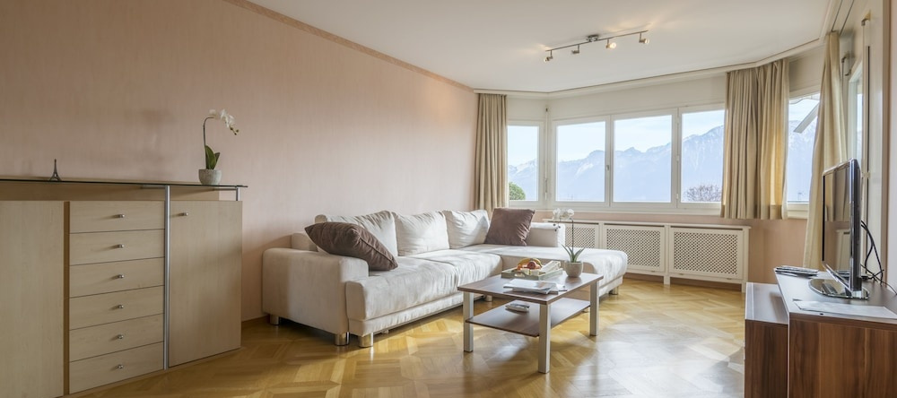 Royal Stunning and modern Apartment / Montreux, 蒙特勒 — 照片 1
