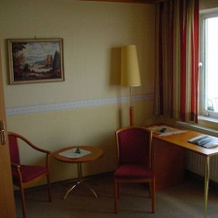 Fischwirtshaus Landmotel Die Donaurast, 多瑙河畔伊布斯 — 照片 3