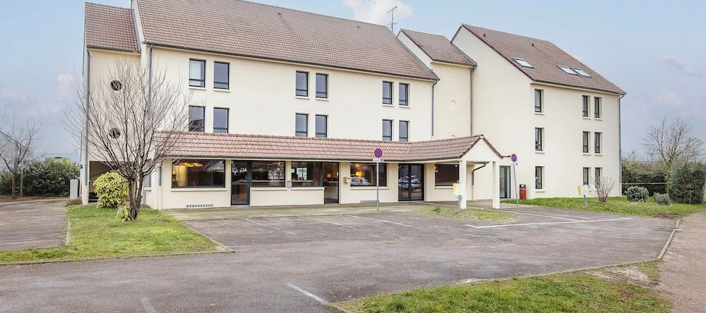 Hotel Bhoma Troyes, 拉沙佩勒-圣吕克 — 照片 1