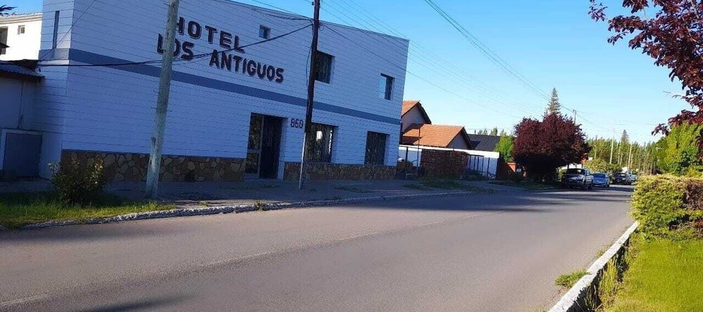 Hotel Los Antiguos, 洛斯安蒂果斯 — 照片 1