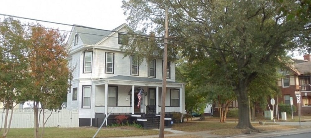 Huntington House, 纽波特纽斯 — 照片 1