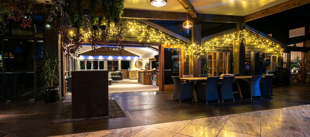 The Lodge by Waiheke Unlimited, Palm Beach — photo 1