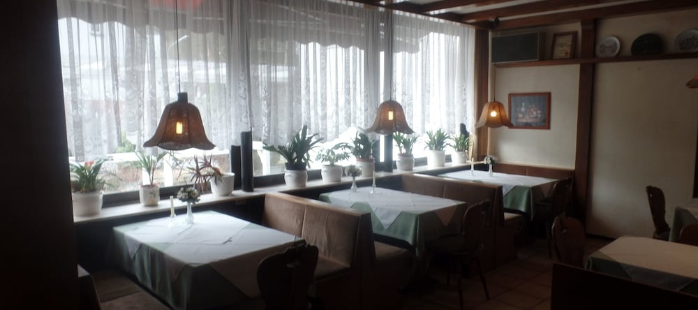Hotel Zum grünen Wald, 菲尔马尔 — 照片 1