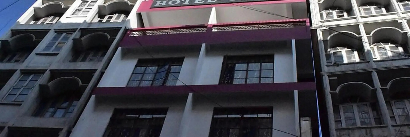 Chief Hotel, 艾贾尔文莱 — 照片 1