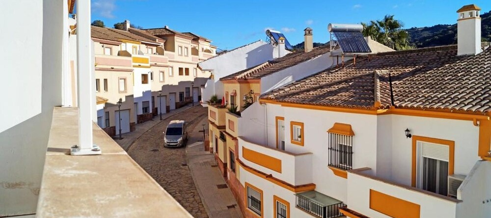 House With 3 Bedrooms in Benaoján, With Pool Access and Furnished Terr, 贝纳奥汉 — 照片 1