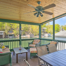 Screened Porch & Grill: Waterfront Landrum Cottage, Трайон — фото 5