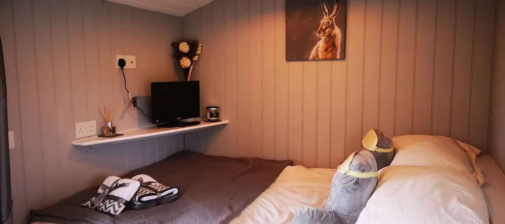 Pen Rhos Luxury Glamping, Llanbister — photo 1