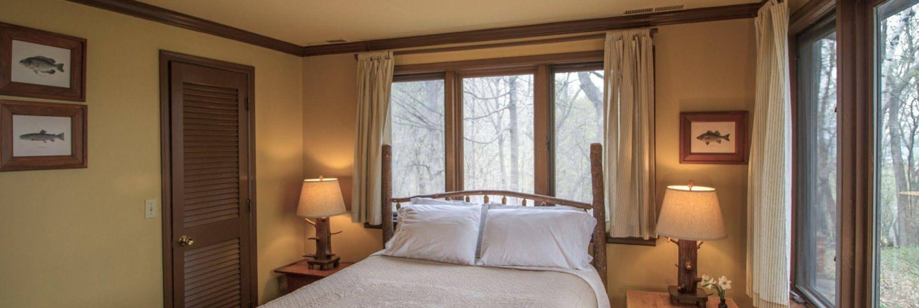 Four Mounds Inn, Dubuque — photo 1