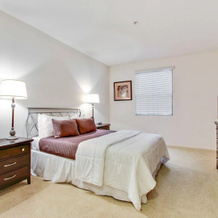 Global Luxury Suites At The Village, Ирвин — фото 4