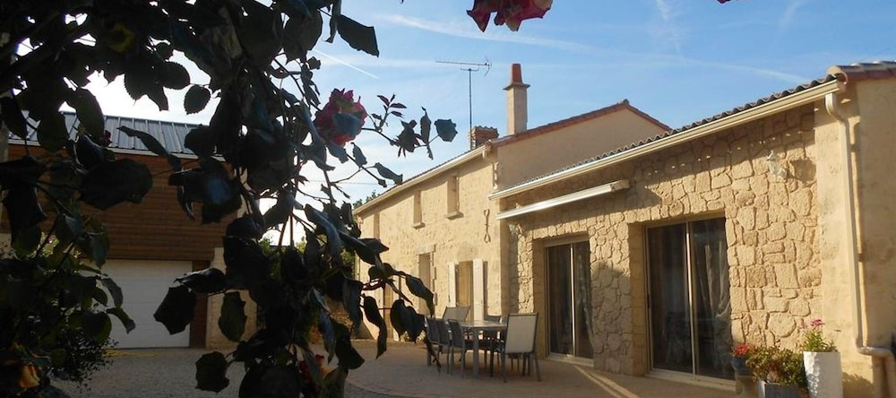 House With 4 Bedrooms in Taizé, With Enclosed Garden and Wifi - 80 km, 普莱讷和瓦莱 — 照片 1