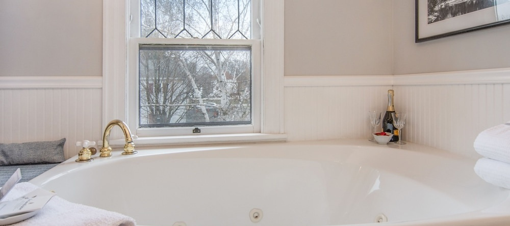 The Lamplighter Bed & Breakfast Of Ludington, Мейсон — фото 1