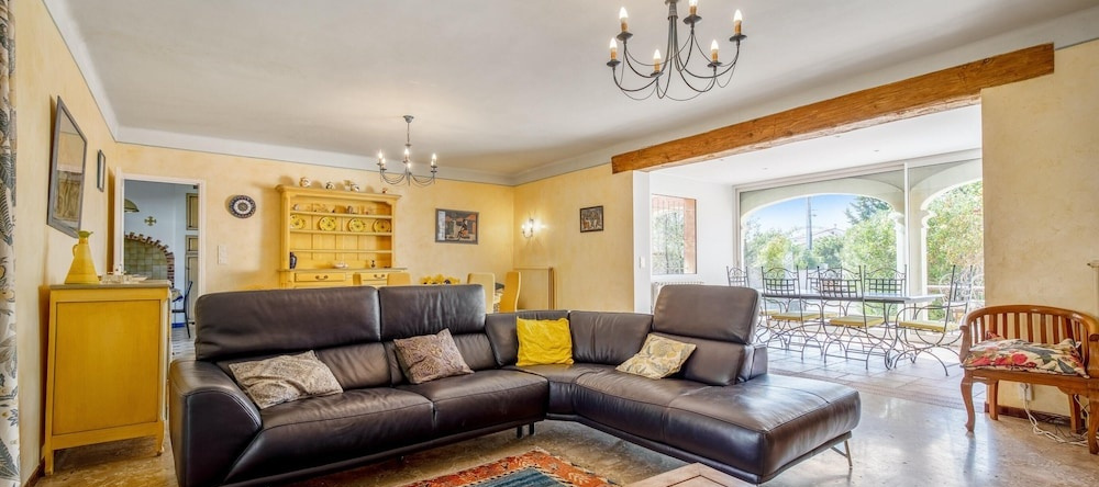 Villa With 6 Bedrooms in Cournonterral, With Private Pool and Enclosed, 库尔农泰拉尔 — 照片 1