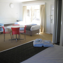 Yowani Country Club, Lyneham — photo 2