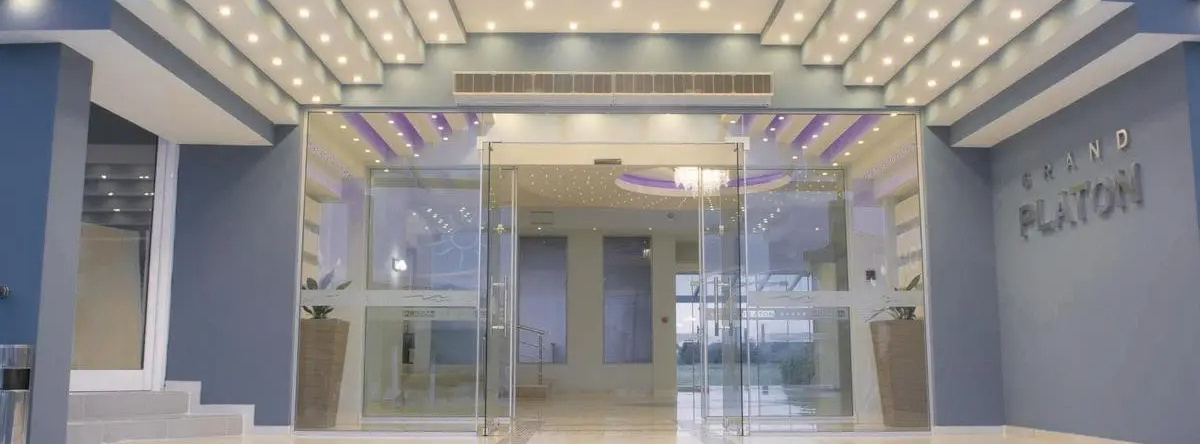 Grand Platon Hotel, Paralia — photo 1