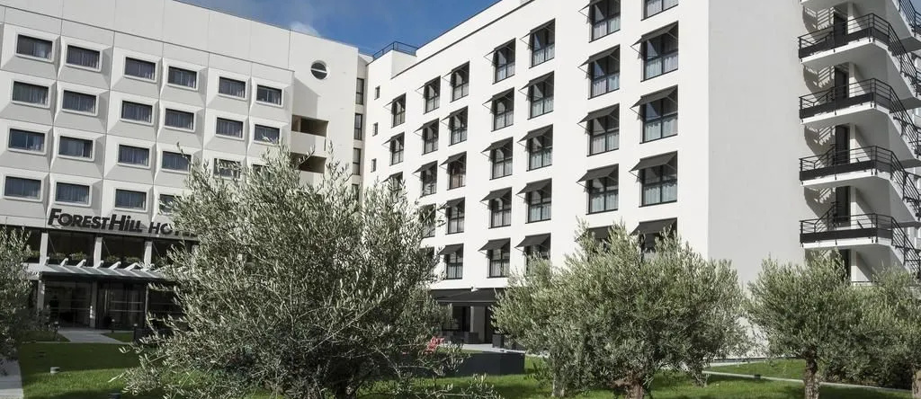 Hôtel Forest Hill Paris Meudon-Vélizy, Мёдон — фото 1