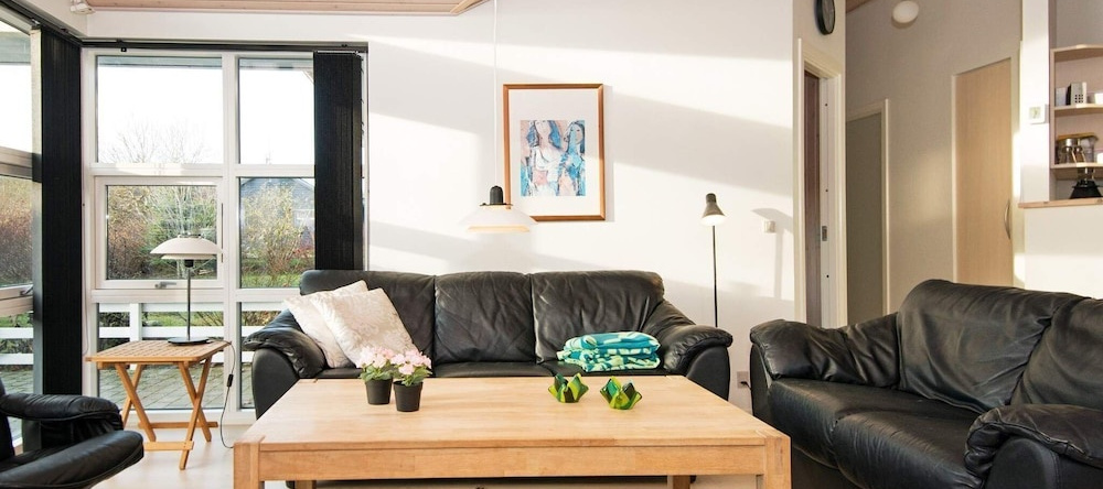Peaceful Holiday Home in Glesborg Denmark With Sauna, 格莱斯堡 — 照片 1