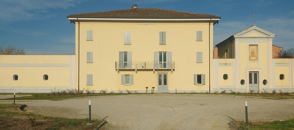Villa Conti Zambonelli, San Giovanni in Persiceto — photo 1