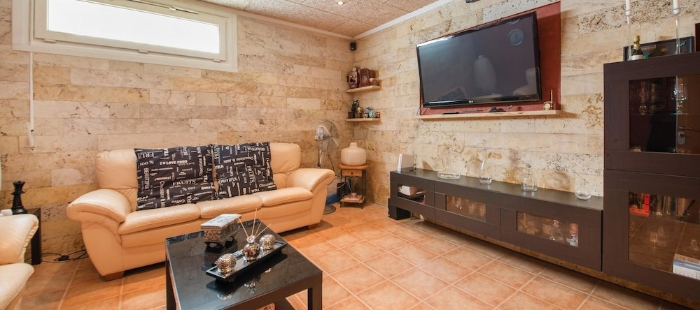 House Mastrader, Cubelles — photo 1