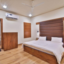 Hotel Heera Emerald, Вриндаван — фото 3