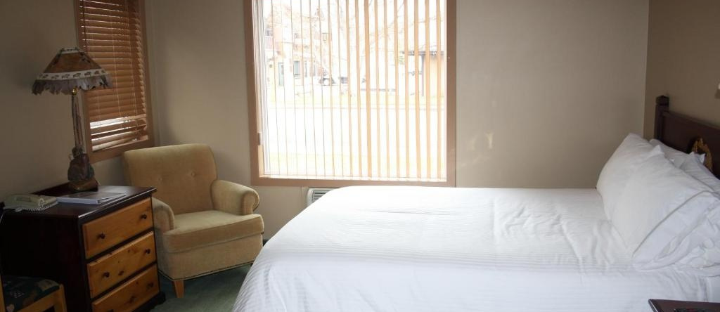 Waterton Lakes Lodge Resort, Waterton Park — photo 1