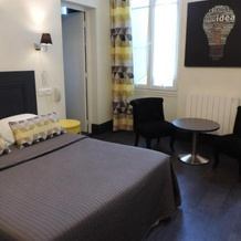 Hotel Restaurant - La Goule Beneze, 圣让当热利 — 照片 2