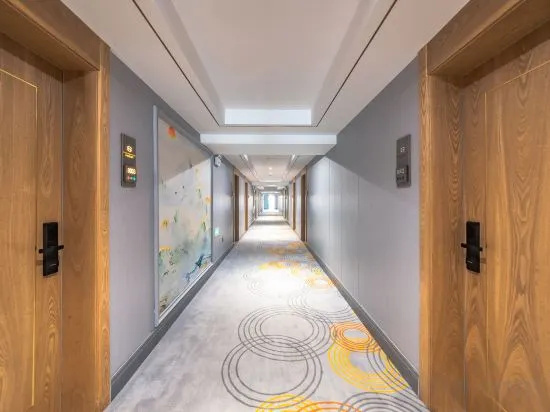Zhongzhou International Hotel (Zhonglou Plaza, Luohe Convention and Exhibition Center), Luohe — photo 1