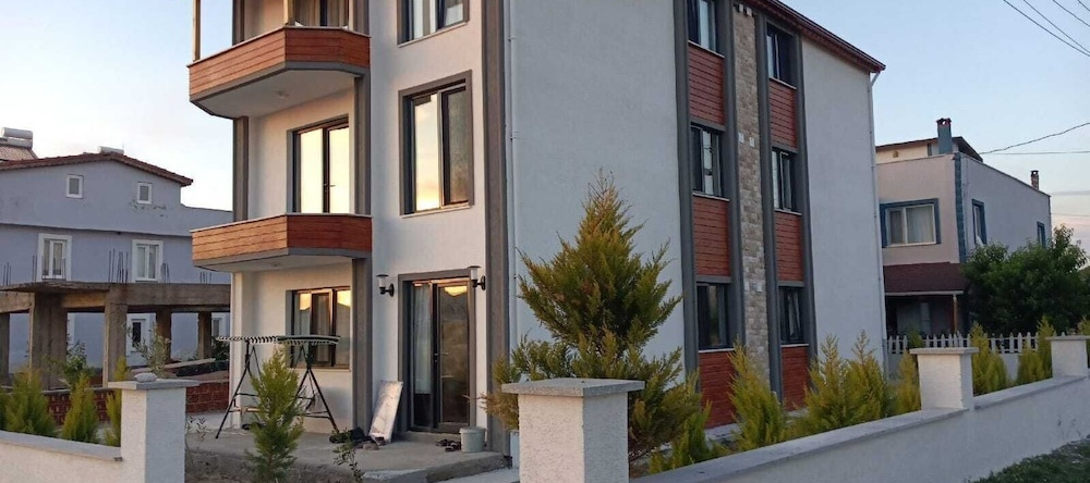 Bazyel Apart Otel, Эзине — фото 1