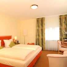 Mosel Hotel Hahn, Koblenz — photo 5
