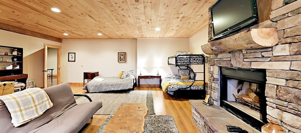 Winding Poplar - 4 Br Home, Уивервилл — фото 1
