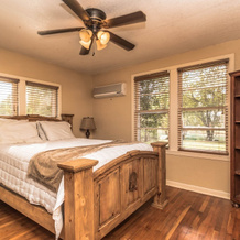Geronimo Creek Retreat- Homestead Haus 3 Bedrooms 2 Bathrooms Cabin, Сегин — фото 3
