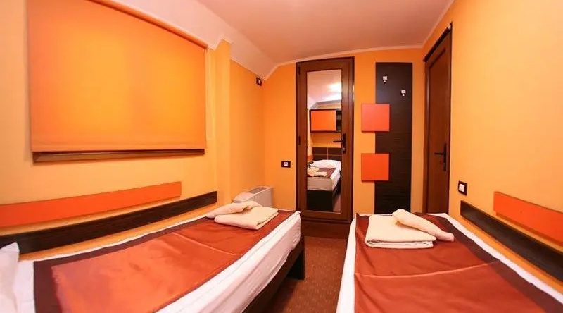 Hotel Plutitor Serano, Тулча — фото 1