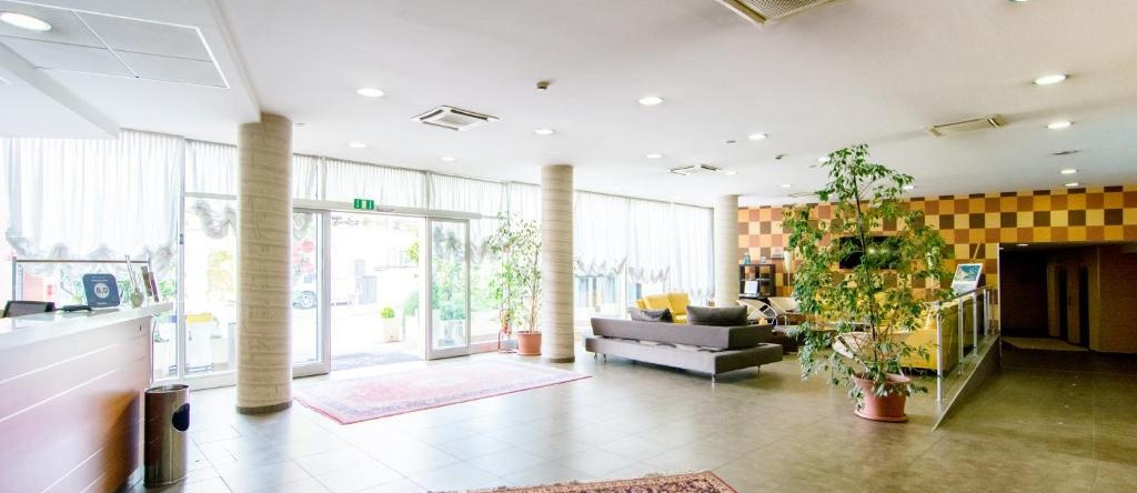Hotel Concorde, 奥西莫 — 照片 1
