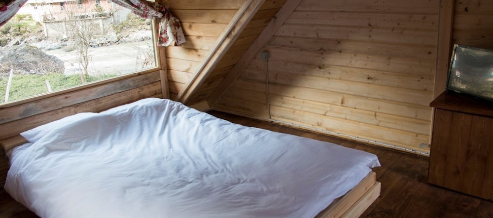 Viya Rafting Bungalovlari, 阿尔代申 — 照片 1