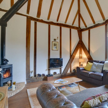 Converted Barn With Excellent Wooden Beams, High Ceiling and a Cosy Terrace, 桑威奇 — 照片 2
